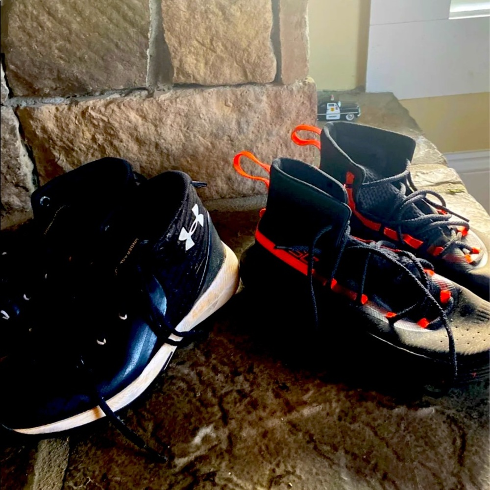 SOLD ❌❌❌Under Armour High top basketball sneakers 5(big boys)